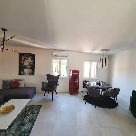 Infresh House Holiday home *